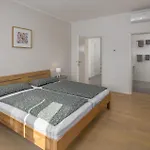 4 Bedroom Lovely In Krancici Casa vacanze *