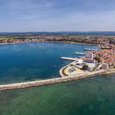4 Bedroom Lovely In Krancici Babici