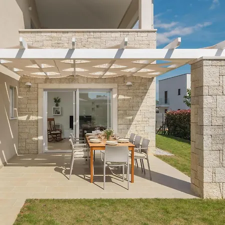 4 Bedroom Lovely In Krancici Casa vacanze Babici