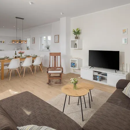 4 Bedroom Lovely In Krancici Babici