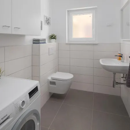Дом отдыха 4 Bedroom Lovely In Krancici