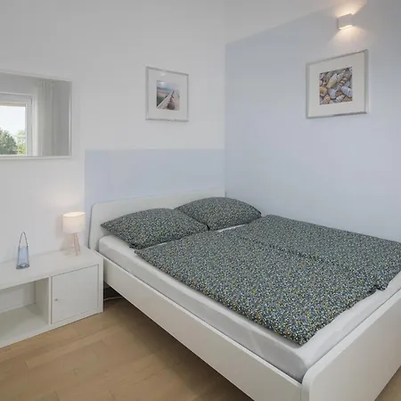 4 Bedroom Lovely In Krancici *