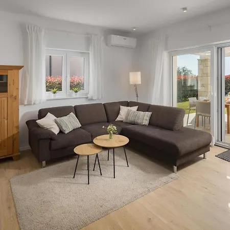 Дом отдыха 4 Bedroom Lovely In Krancici *